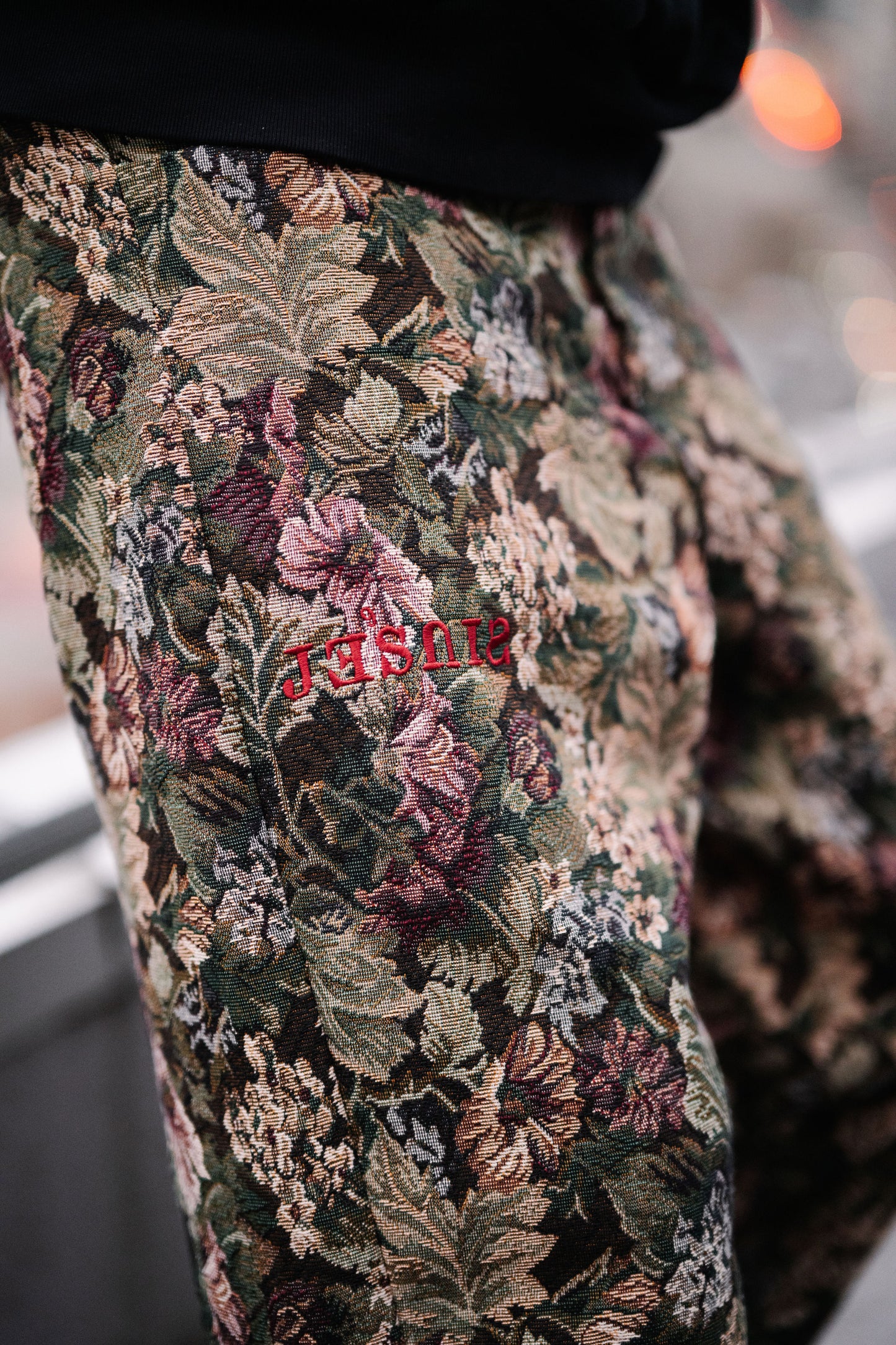 JE’SUIS FLORAL TAPESTRY PANTS